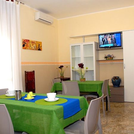 B&B Manzoni Lecce Bagian luar foto