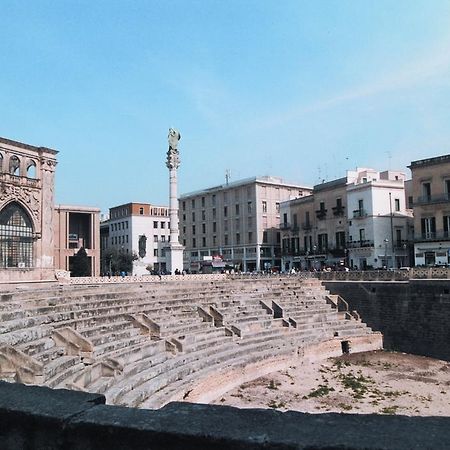 B&B Manzoni Lecce Bagian luar foto