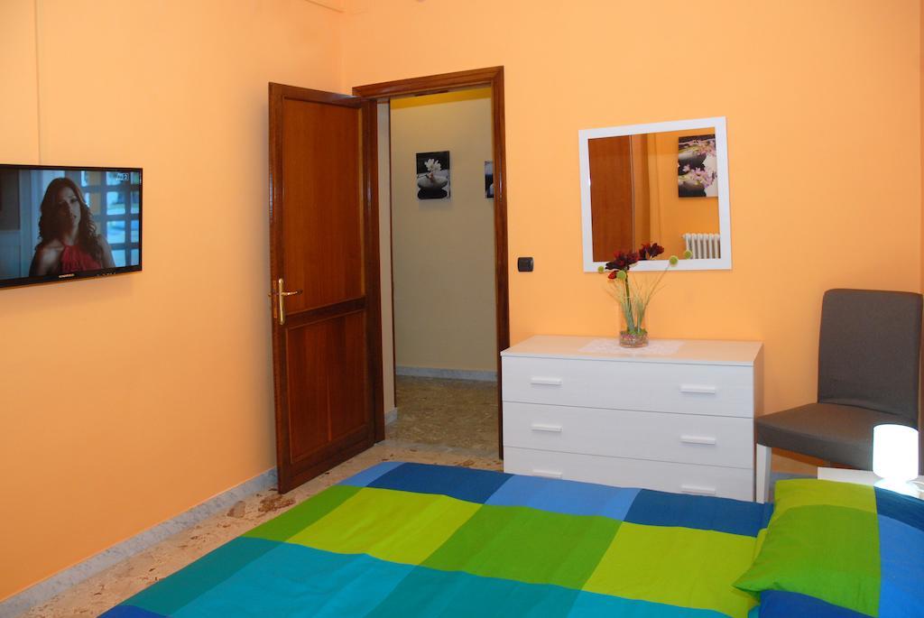 B&B Manzoni Lecce Bagian luar foto