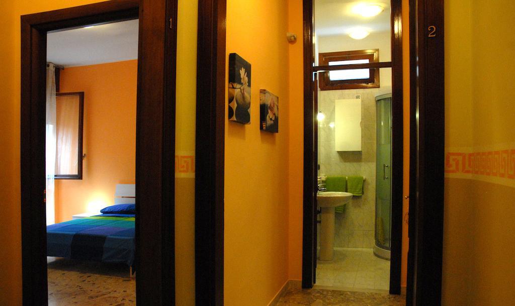 B&B Manzoni Lecce Ruang foto